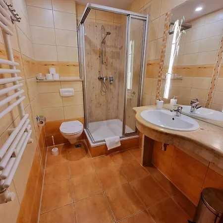 Malachit 3* كارباش