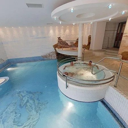 Отель Malachit 3*